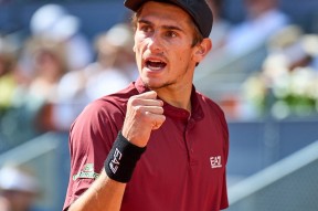 包含德约科维奇在日本队比赛中高光表现，连败引发热议！的词条