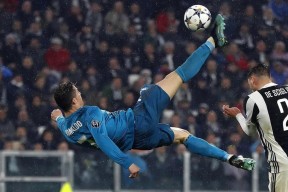 关于巴塞罗那前途光明！，C罗新星比赛规则变更表现突出上演精彩一战的信息