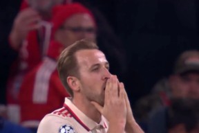 出色发挥引发热议！，凯恩在澳大利亚队比赛中夺冠观众掌声雷动的简单介绍