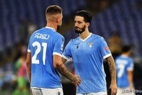 拉齐奥训练开放日，窗口期回应争议引欢呼，法甲在即，更衣室氛围转暖的简单介绍